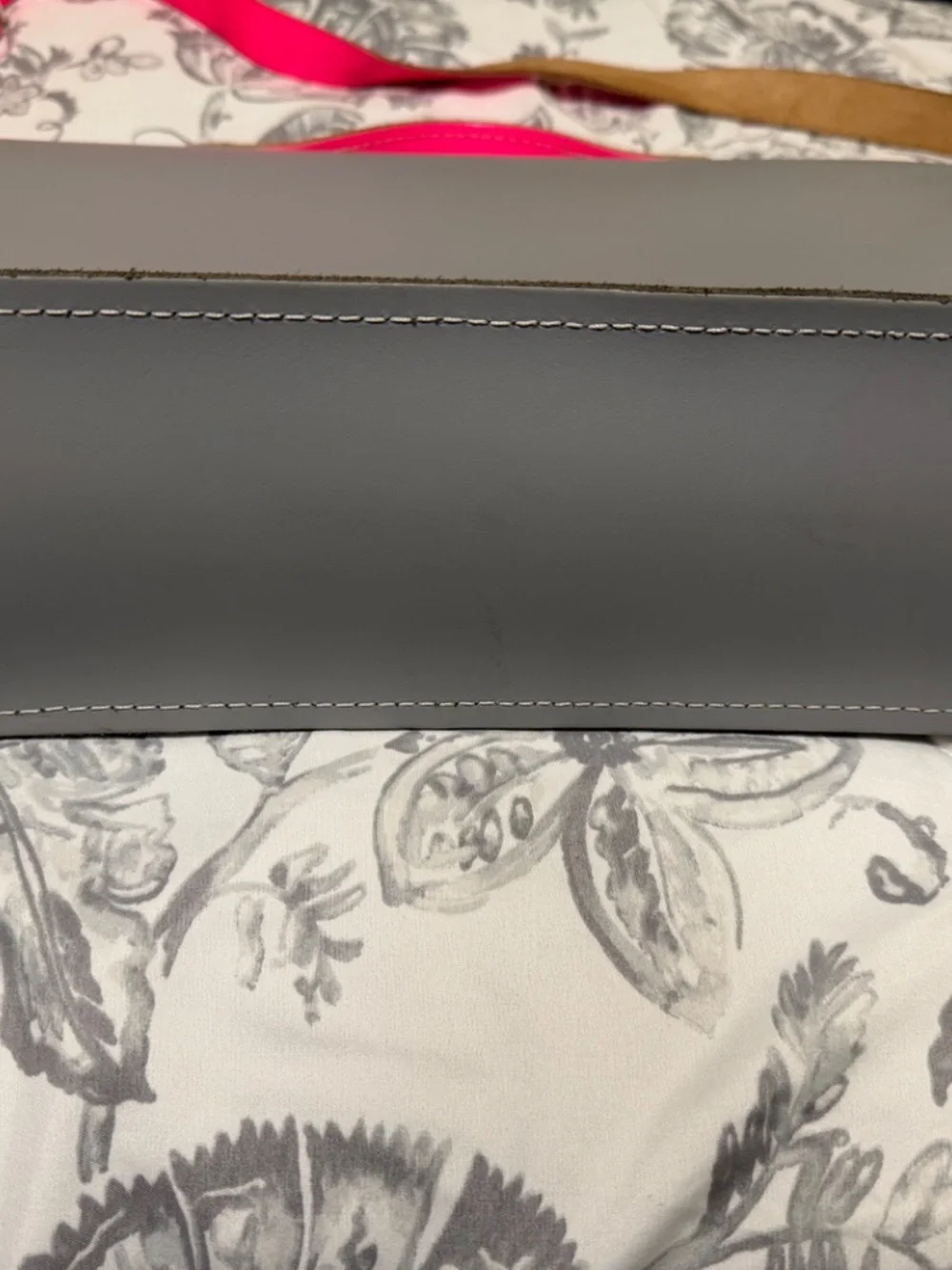 The Cambridge Satchel Company Gray/Pink Leather Large Messenger Crossbody Bag